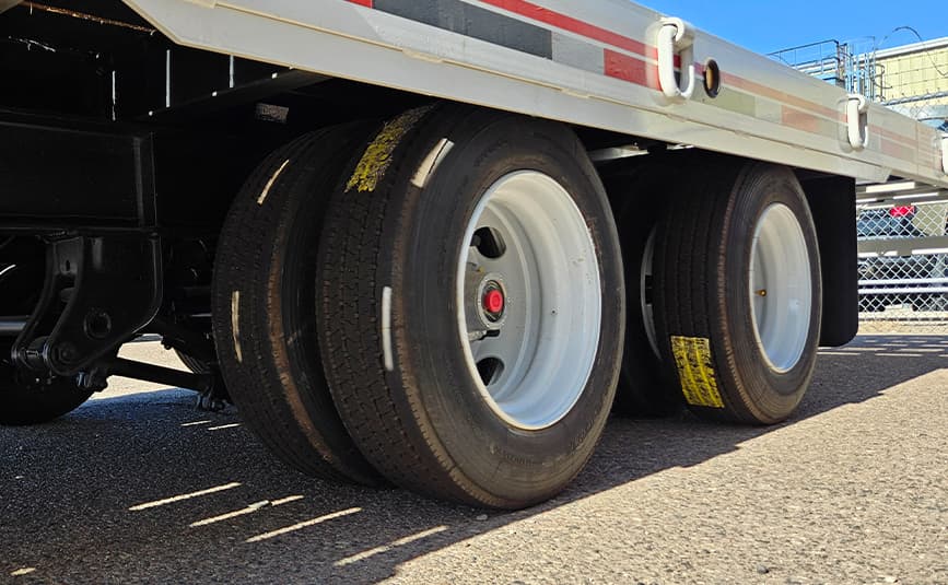 Interstate 40TDL Tilt Deck Tag Trailer – 40,000 lb Capacity